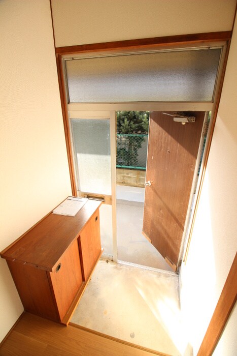 物件内観写真14　(玄関)