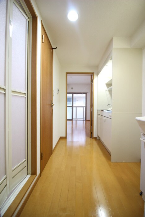 物件内観写真18　(廊下)