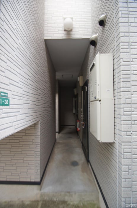 物件外観写真5　(エントランス部分)