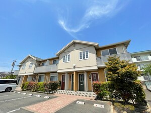 エ－アスト湯川Ａ外観写真