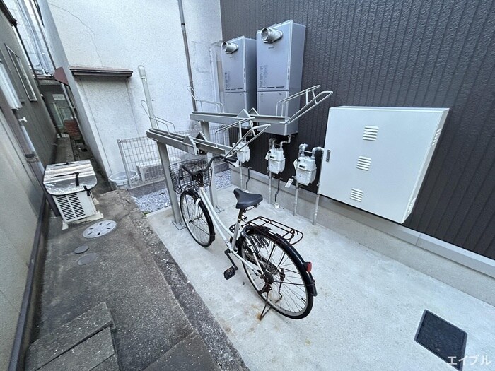 物件外観写真3　(駐輪場)
