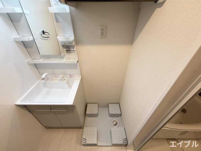 物件内観写真13　(洗濯機置場)