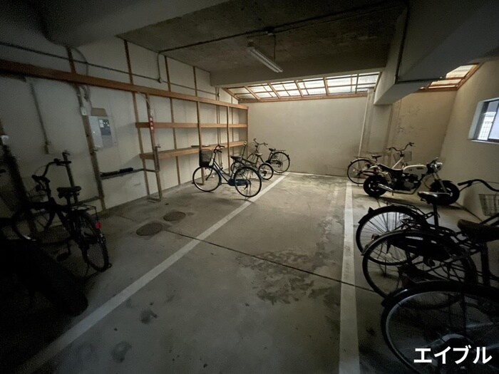 物件外観写真3　(駐輪場)