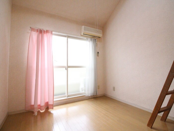 物件内観写真9　(居室)