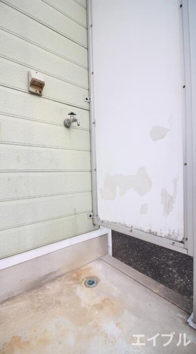 物件内観写真15　(洗濯機置場)