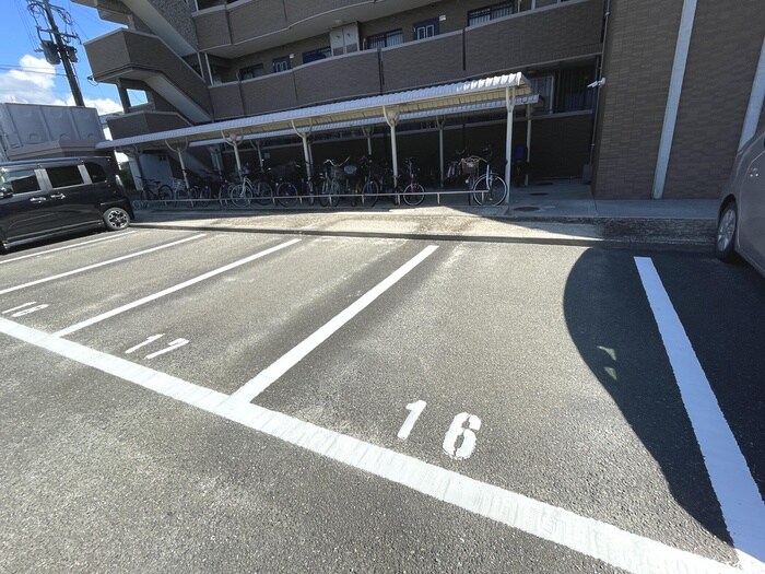 ディナスティⅧの駐車場