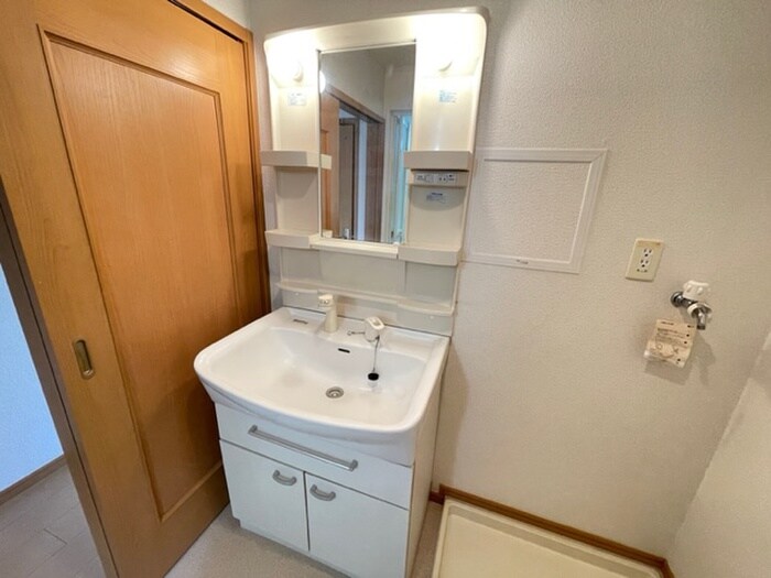 物件内観写真11　(洗面)