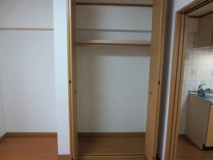 物件内観写真12　(収納)