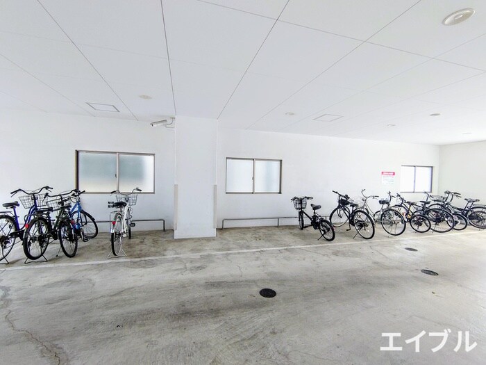 物件外観写真6　(駐輪場)
