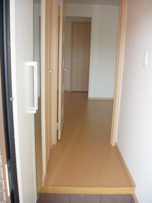 物件内観写真9　(玄関)