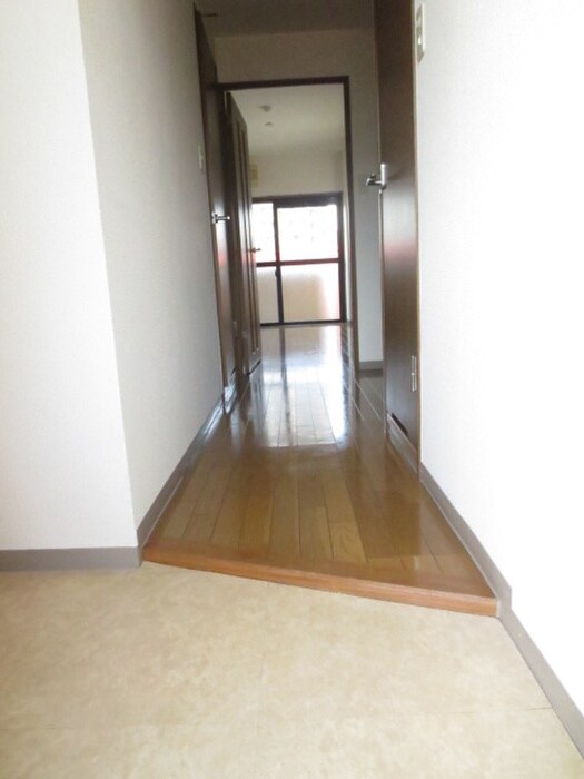 物件内観写真7　(玄関)