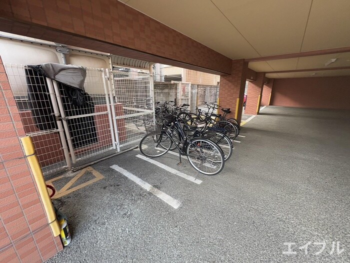 物件外観写真3　(駐輪場)