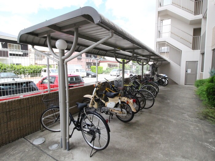 物件外観写真3　(駐輪場)