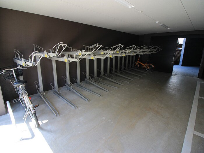 物件外観写真5　(駐輪場)