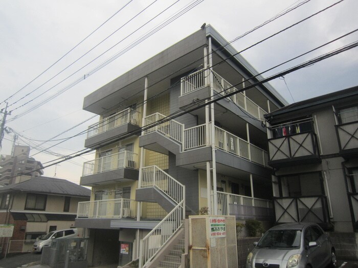 物件外観写真6　(エントランス部分)