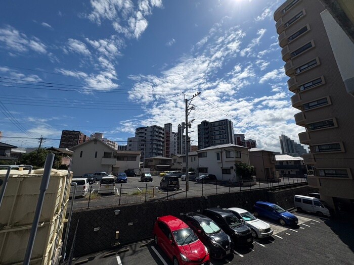 物件内観写真17　(室内からの展望)