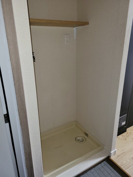 物件内観写真11　(洗濯機置場)