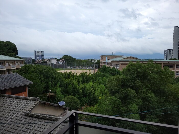 物件内観写真16　(室内からの展望)