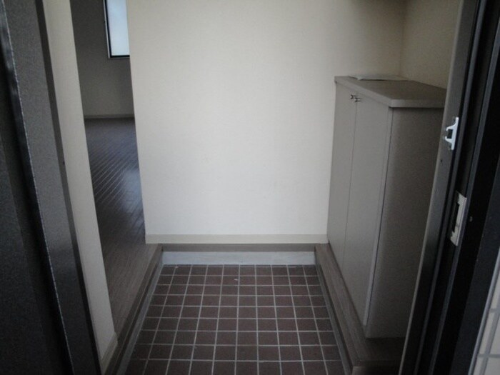 物件内観写真14　(玄関)