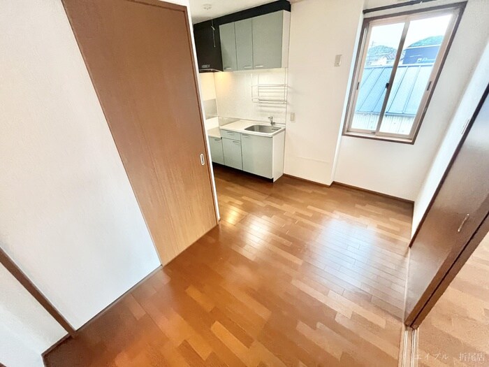 物件内観写真3　(居室)