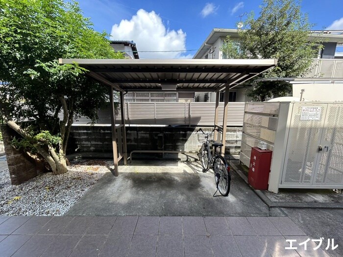 物件外観写真4　(駐輪場)