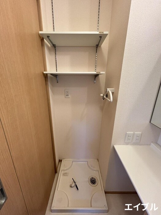 物件内観写真12　(洗濯機置場)