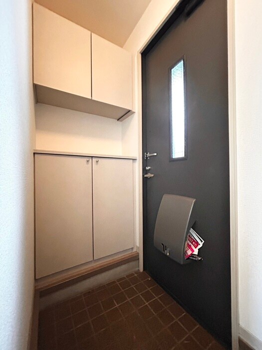 物件内観写真6　(玄関)
