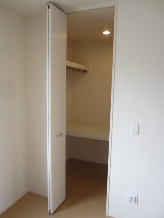 物件内観写真7　(収納)