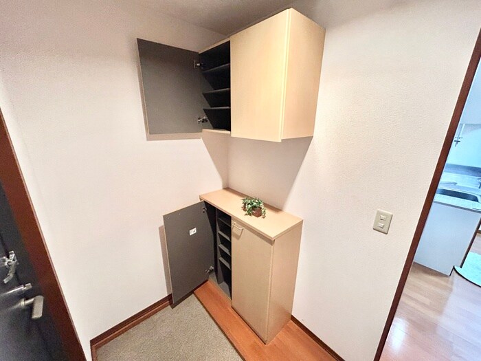 物件内観写真15　(靴箱)