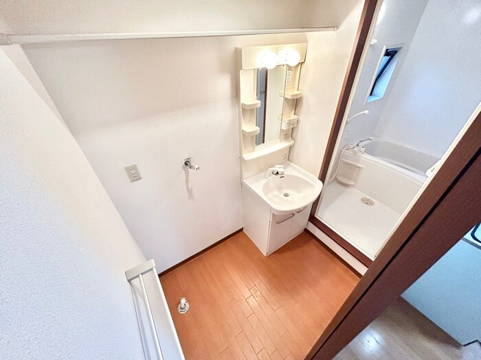 物件内観写真16　(洗濯機置場)