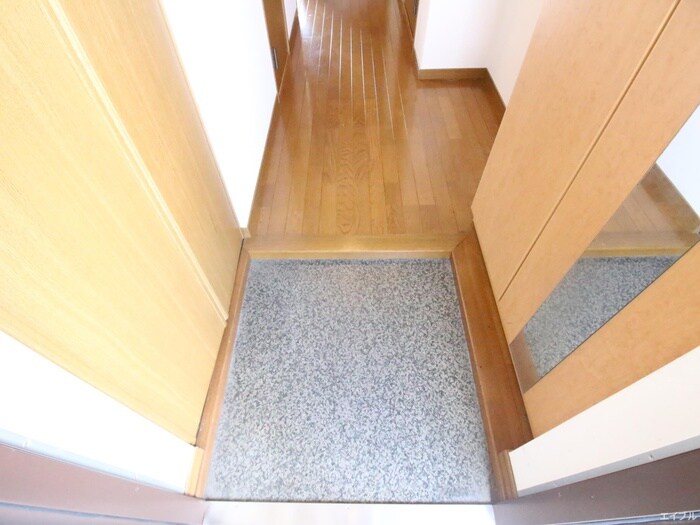 物件内観写真17　(玄関)