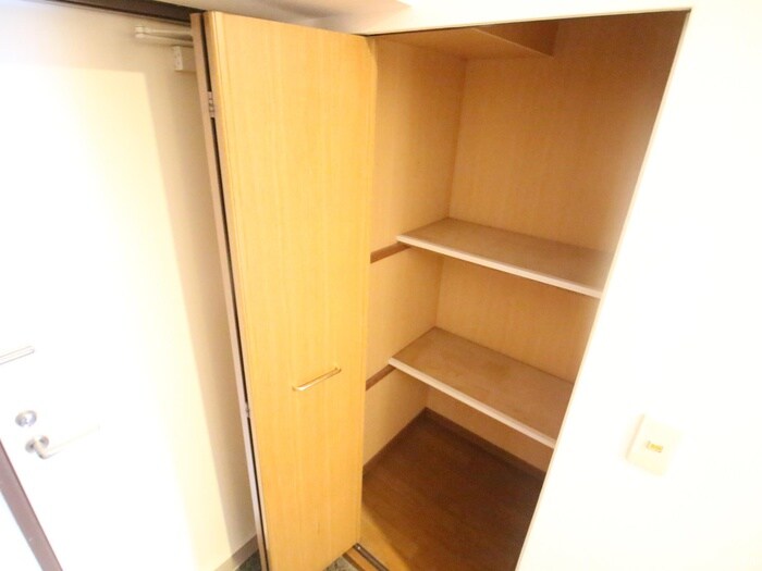 物件内観写真18　(収納)