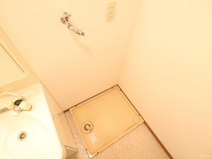 物件内観写真20　(洗濯機置場)