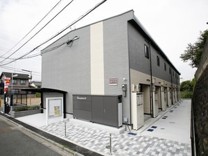 レオパレスニューフィール外観写真