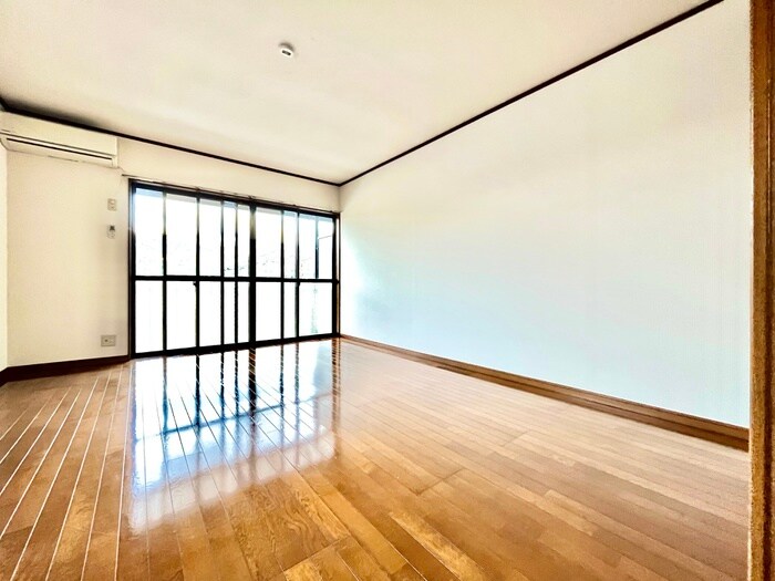 物件内観写真4　(居室)