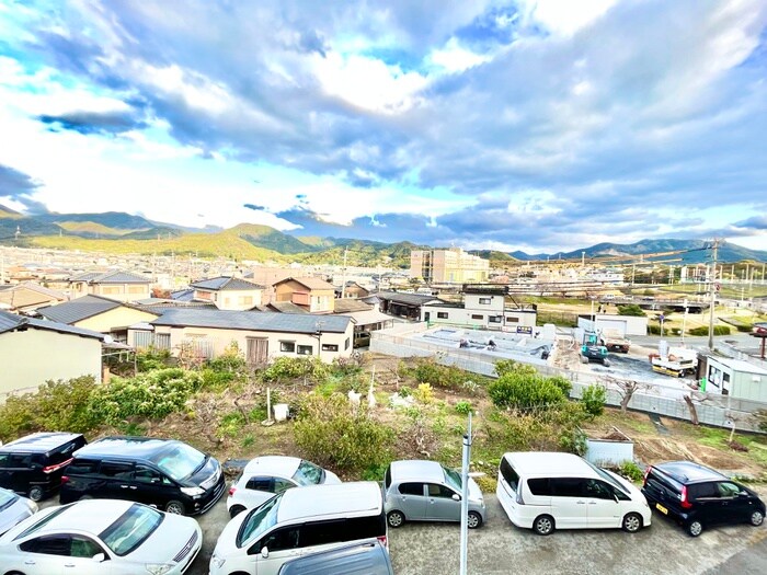 物件内観写真10　(室内からの展望)