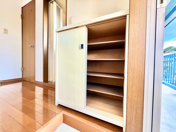 物件内観写真11　(靴箱)