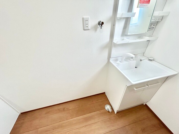 物件内観写真11　(洗濯機置場)