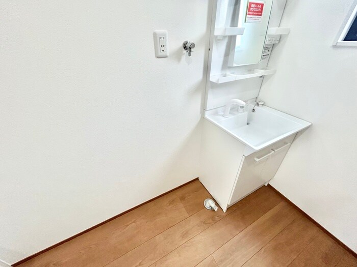 物件内観写真17　(洗濯機置場)