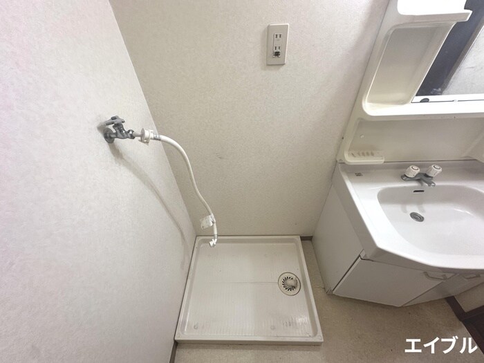 物件内観写真15　(洗濯機置場)