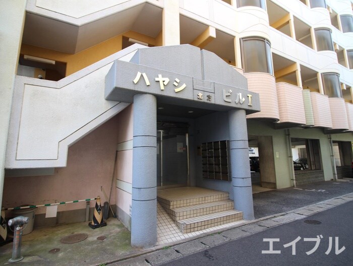 物件外観写真5　(エントランス部分)