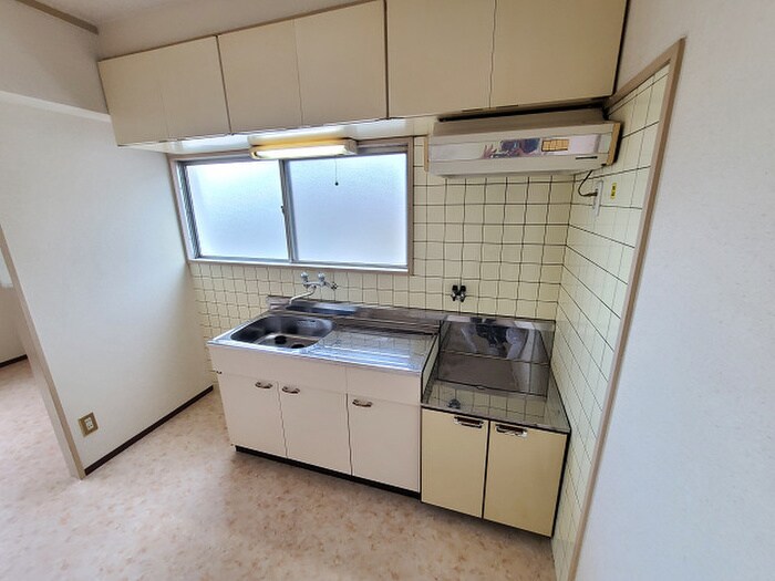 物件内観写真3　(居室)