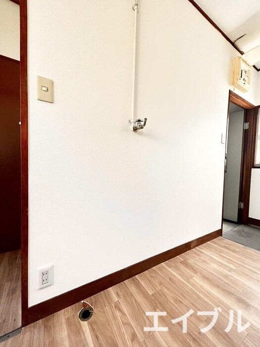 物件内観写真9　(洗濯機置場)