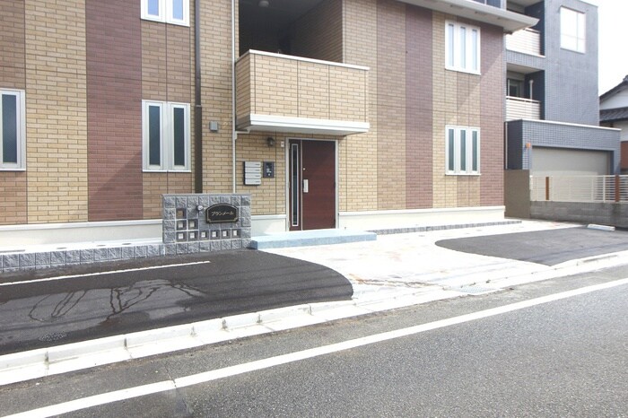 物件外観写真3　(駐車場)