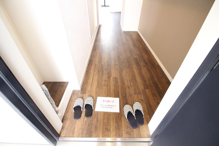 物件内観写真7　(玄関)