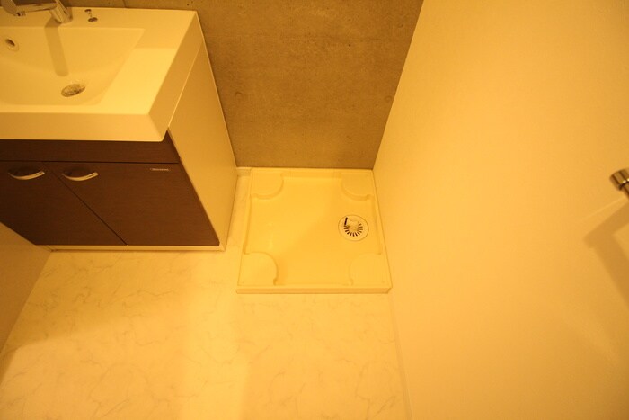 物件内観写真12　(洗濯機置場)