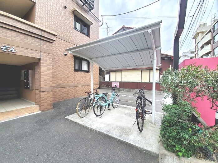 物件外観写真2　(駐輪場)
