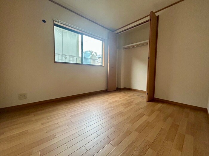 物件内観写真4　(居室)