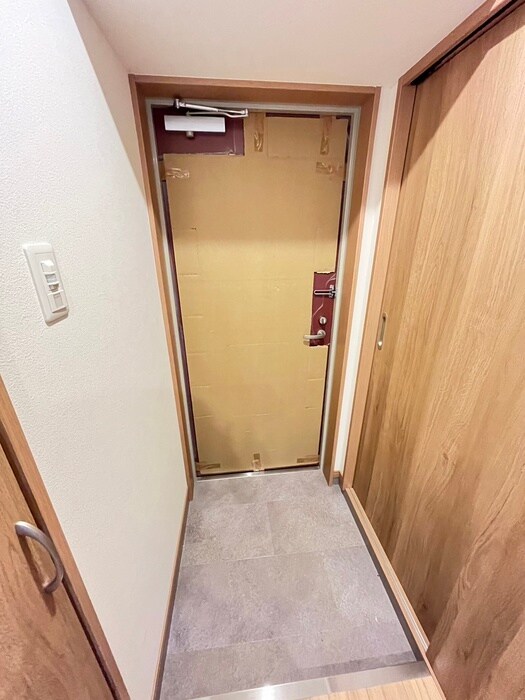 物件内観写真13　(玄関)