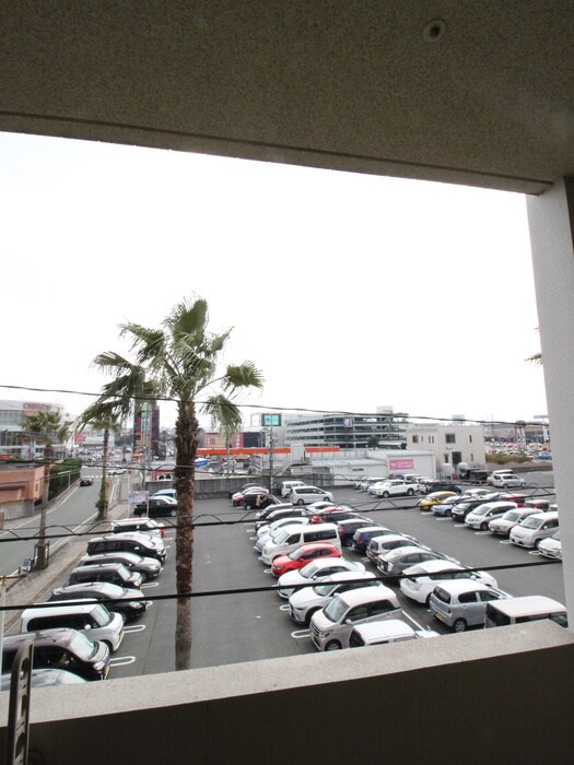 物件内観写真14　(室内からの展望)